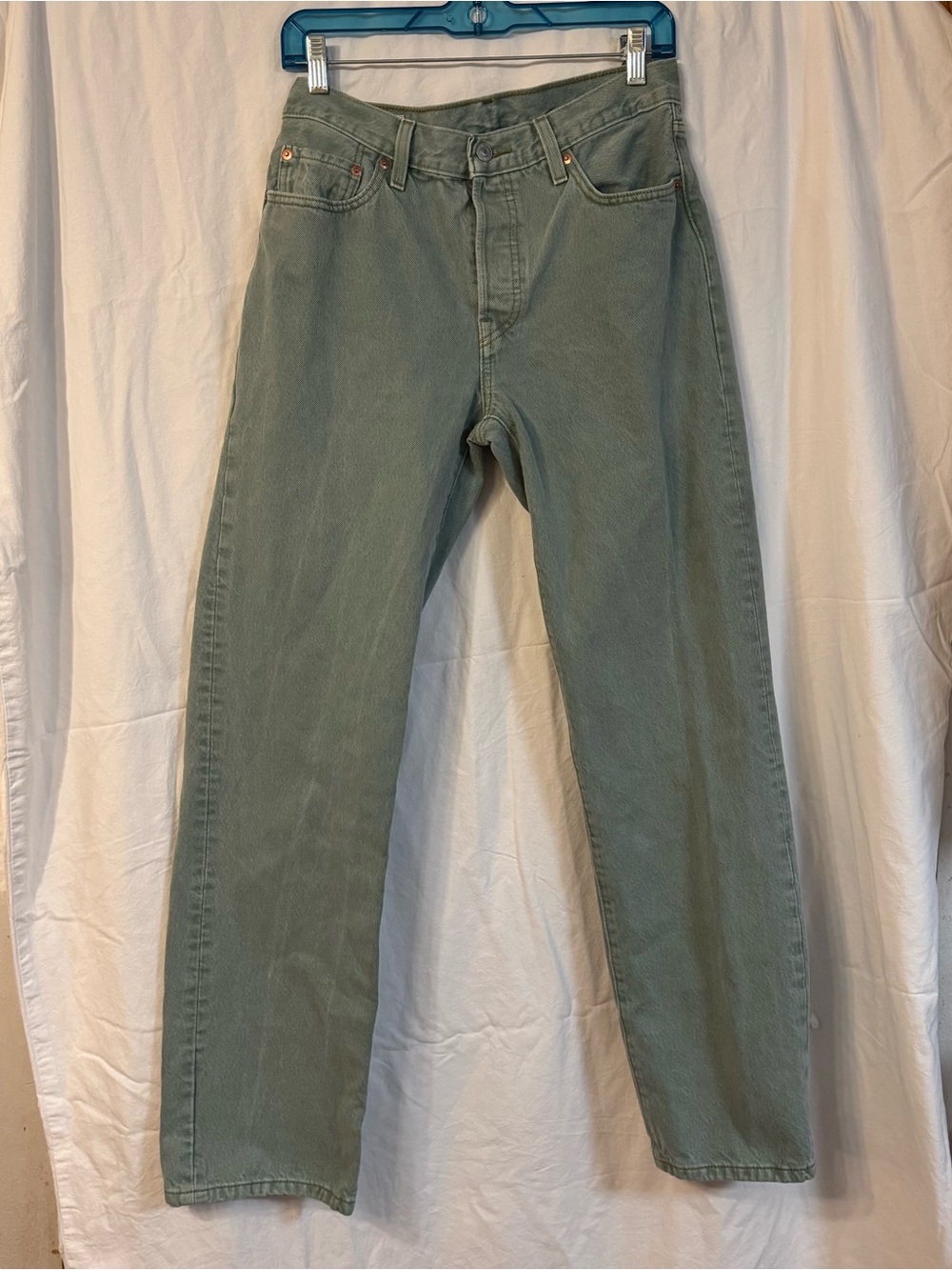 Levi's Men's Straight Leg Jeans in Sage Green